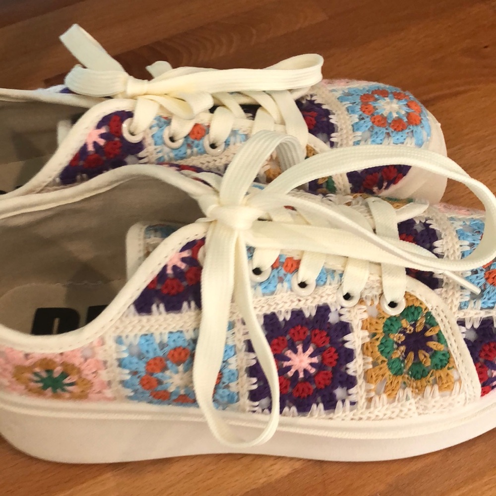Dirty laundry Colorful Crochet Women's Sneakers new - Picture 5 of 8